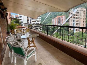 VENDO APARTAMENTO EN EL OESTE PRECIO DE OPORTUNIDAD, AREA 363.96M2  MAS 96M2 DE TERRAAZA