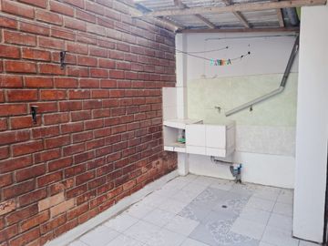 Alquiler De Bonito Departamento De 100 M² Con Cochera – Villa María Del Triunfo (Salvador Allende)