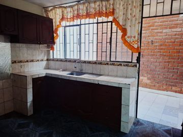 Alquiler De Bonito Departamento De 100 M² Con Cochera – Villa María Del Triunfo (Salvador Allende)