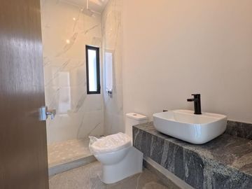 Casa en VENTA, Valle Alto
