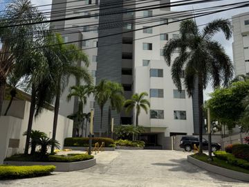 Venta Departamento en Samborondón vista al río - Urb. Guayaquil Tenis - D258