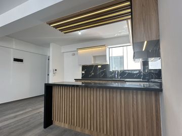 Venta Departamento DUPLEX San Juan de Miraflores de 3 Dormitorios, Terraza y Estacionamiento