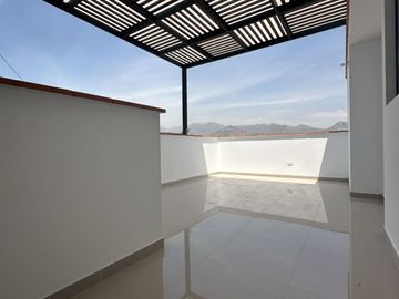 Venta Departamento DUPLEX San Juan de Miraflores de 3 Dormitorios, Terraza y Estacionamiento