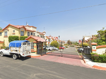 CASA DE RECUPERACIÓN BANCARIA EN PRIV JUGLARES, FRACC. VILLA DEL REAL, TECAMAC, EDO MEX. ¡NO SE ACEPTAN CRÉDITOS!