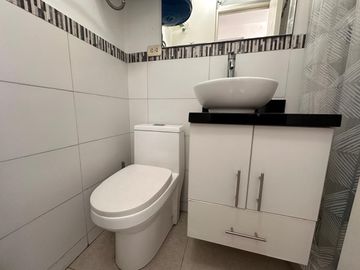 Venta de Departamento en Salamanca-Ate de 1 dormitorio, 2do piso, Ascendor directo
