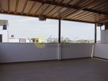 VENDO CASA DE ESTRENO EN URB. BOULEVARD PARK PLAZA,CASTILLA