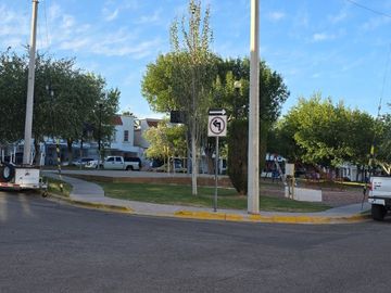 🏡 Casa en venta en Fraacinamiento Aldabas frente a parque