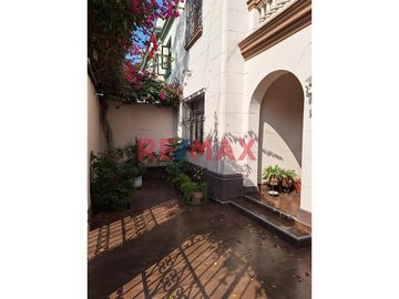 Oportunidad Casa En San Isidro!!! S/. 1'934,500.00 - $ 530,000.00