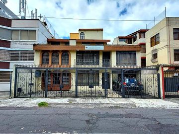 ESTUPENDA CASA RENTERA DOS PISOS EN VENTA EXCELENTE UBICACIÓN