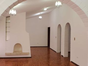 ESTUPENDA CASA RENTERA DOS PISOS EN VENTA EXCELENTE UBICACIÓN