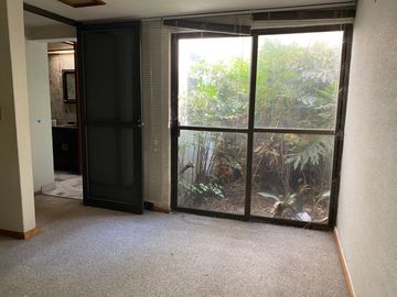 CASA EN VENTA PARA REMODELAR EN CALLE CERRADA