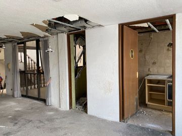 CASA EN VENTA PARA REMODELAR EN CALLE CERRADA