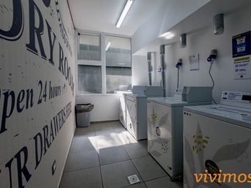Departamento Semi Nuevo, Moderno y muy bien ubicado al lado del Metro en el corazón de Ñuñoa