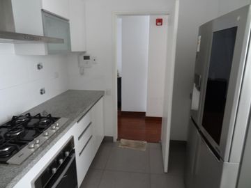 Departamento Amoblado de 126 m² en Alquiler. San Borja