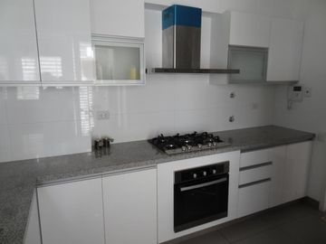 Departamento Amoblado de 126 m² en Alquiler. San Borja