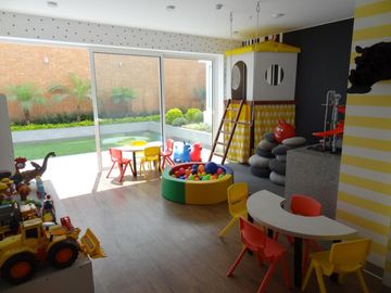 Departamento Amoblado de 126 m² en Alquiler. San Borja