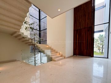 Casa en Venta en Pontevedra coto de lujo con amenidades Zona Andares Zapopan