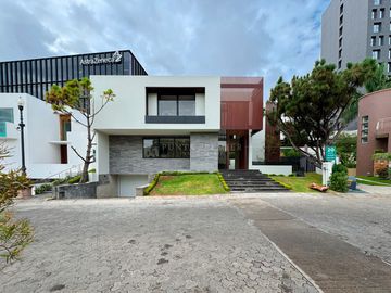 Casa en Venta en Pontevedra coto de lujo con amenidades Zona Andares Zapopan