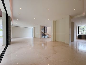 Casa en Venta en Pontevedra coto de lujo con amenidades Zona Andares Zapopan