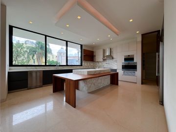Casa en Venta en Pontevedra coto de lujo con amenidades Zona Andares Zapopan