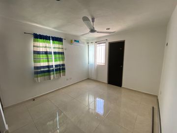 CASA EN RENTA EN AVENIDA EN LAS AMÉRICAS III, MÉRIDA.