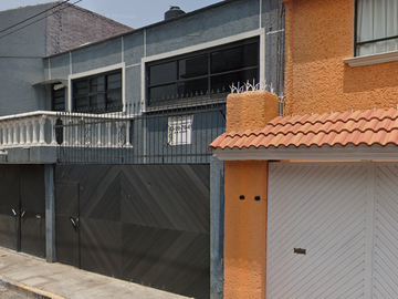 CASA EN VENTA EN EXCELENTE UBICACIÓN !!!