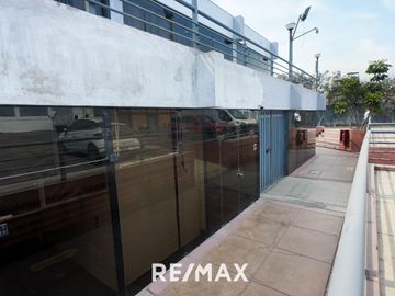 VENTA DE LOCAL COMERCIAL FRENTE AL AEROPUERT JORGE CHAVEZ - CALLAO