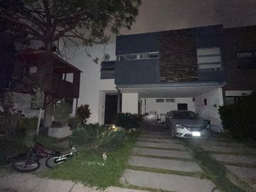 EXCELENTE CASA EN VENTA EN CONDOMINIO NOVATERRA