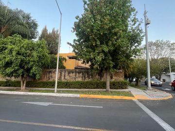 Casa en Venta en Colinas de San Javier a Remodelar