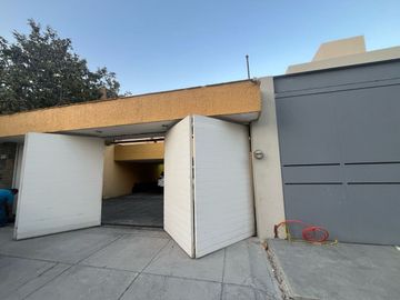 Casa en Venta en Colinas de San Javier a Remodelar