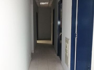 VENTA DE LOCAL COMERCIAL PARA EMPRESAS/BANCOS DE 461m2 - S.J.L