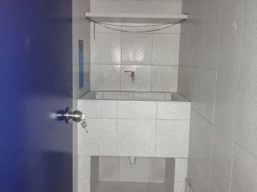 VENTA DE LOCAL COMERCIAL PARA EMPRESAS/BANCOS DE 461m2 - S.J.L