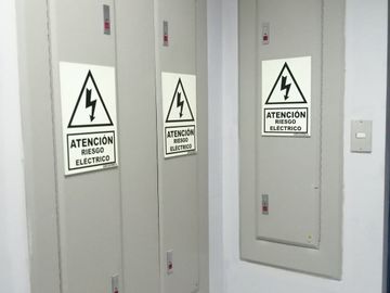 VENTA DE LOCAL COMERCIAL PARA EMPRESAS/BANCOS DE 461m2 - S.J.L