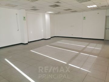 VENTA DE LOCAL COMERCIAL PARA EMPRESAS/BANCOS DE 461m2 - S.J.L