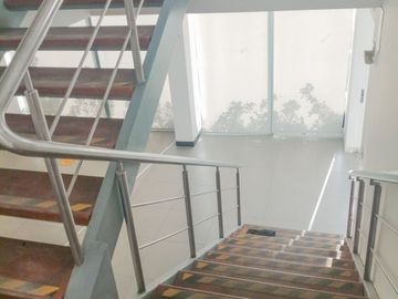 VENTA DE LOCAL COMERCIAL PARA EMPRESAS/BANCOS DE 461m2 - S.J.L