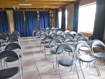 En Venta o Arriendo: Propiedad Comercial de 3ha. con Hotel, Restaurante y Canchas de Tenis en Ruta 5 Sur
