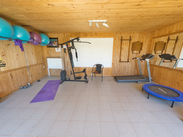 En Venta o Arriendo: Propiedad Comercial de 3ha. con Hotel, Restaurante y Canchas de Tenis en Ruta 5 Sur