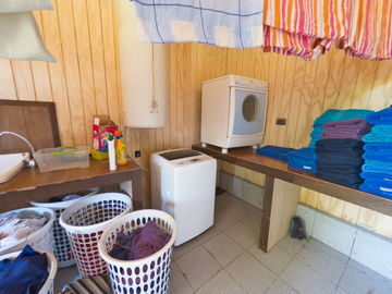 En Venta o Arriendo: Propiedad Comercial de 3ha. con Hotel, Restaurante y Canchas de Tenis en Ruta 5 Sur