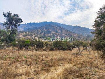 Leon Propiedades vende parcela de 1 ha. en condominio La Aurora, Curacaví.