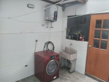 VENDO DEPARTAMENTO +COCHERA EN PRIMER PISO EN SAN BORJA