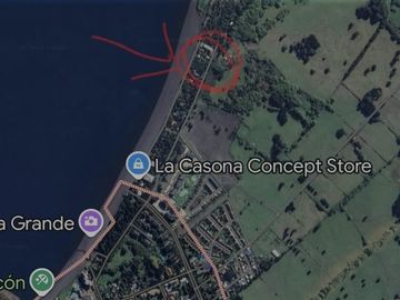 Pucón, en venta una atractiva casa,central primera linea vista panorámica al Lago