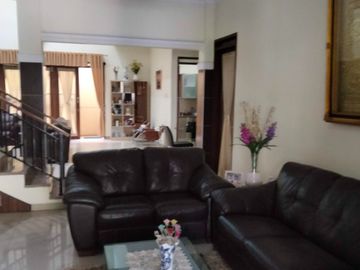 DIJUAL / DISEWAKAN RUMAH FULL FURNISHED ASRI DI BATUNUNGGAL INDAH BANDUNG