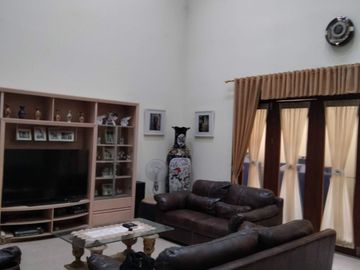 DIJUAL / DISEWAKAN RUMAH FULL FURNISHED ASRI DI BATUNUNGGAL INDAH BANDUNG