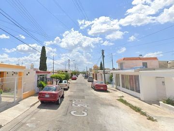 Casa En Venta Col. Francisco De Montejo, Remate Bancario