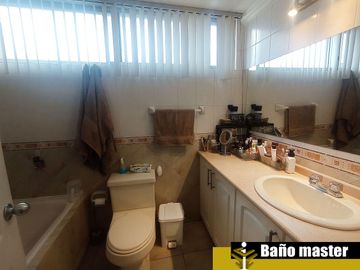 Departamento de venta Santa Lucía, norte de Quito, 4 dormitorios,, cerca a colegios importantes