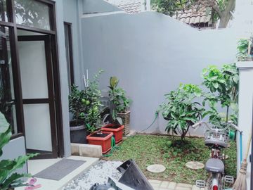 DIJUAL RUMAH CANTIK SIAP HUNI LOKASI STRATEGIS DI PERMATA KOPO 1 BANDUNG