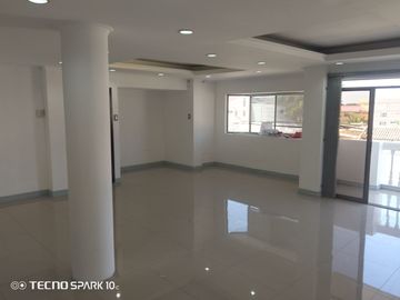 DEPARTAMENTO EN VENTA LOMAS DE URDESA REMODELADO COMPLETO. AREA PRIVADA,SEGURA.