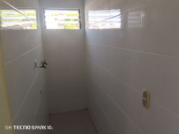 DEPARTAMENTO EN VENTA LOMAS DE URDESA REMODELADO COMPLETO. AREA PRIVADA,SEGURA.