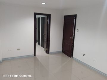 DEPARTAMENTO EN VENTA LOMAS DE URDESA REMODELADO COMPLETO. AREA PRIVADA,SEGURA.
