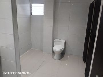 DEPARTAMENTO EN VENTA LOMAS DE URDESA REMODELADO COMPLETO. AREA PRIVADA,SEGURA.